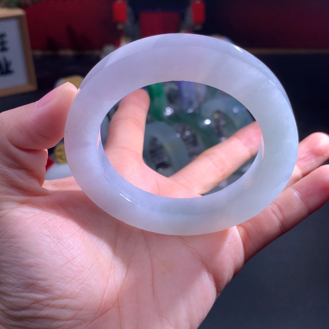 定制翡翠未镶嵌翡翠手镯