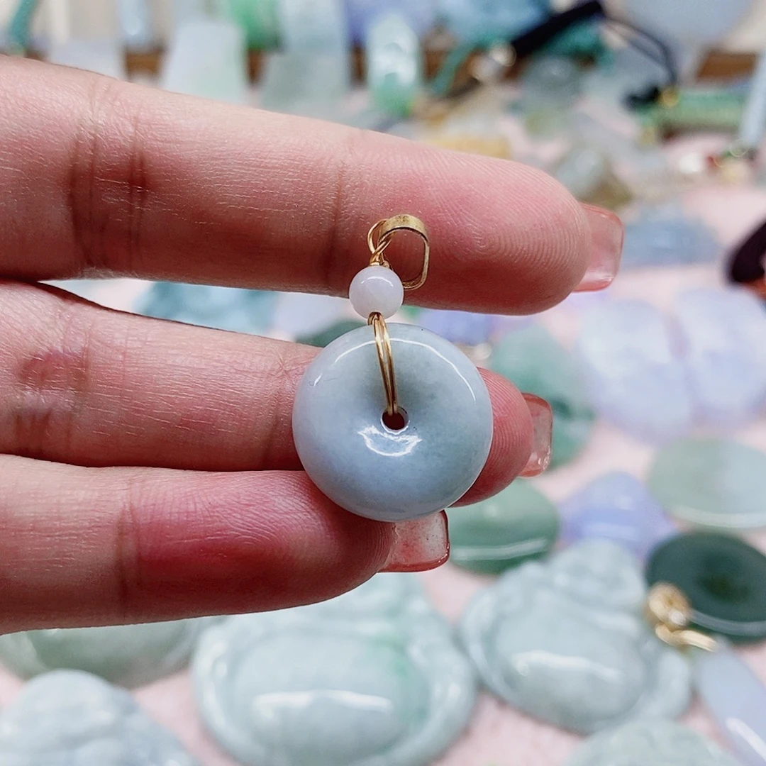 颈饰未镶嵌翡翠天然