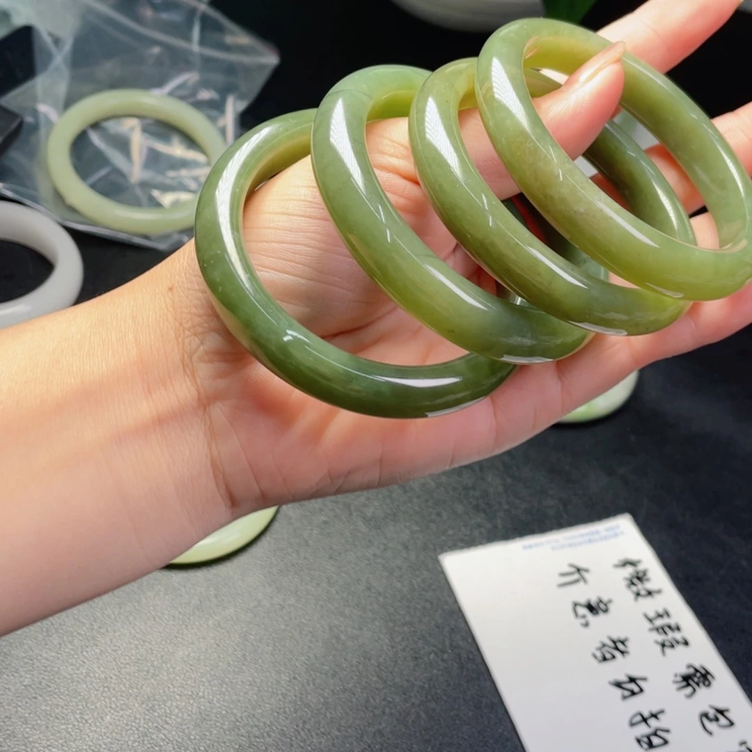 和田玉未镶嵌颈饰俊**师199黄口手镯36