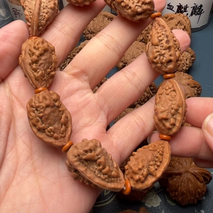 文玩核桃吊坠1.7左右麒麟角手串