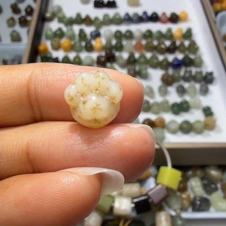 和田玉未镶嵌珠宝奇石