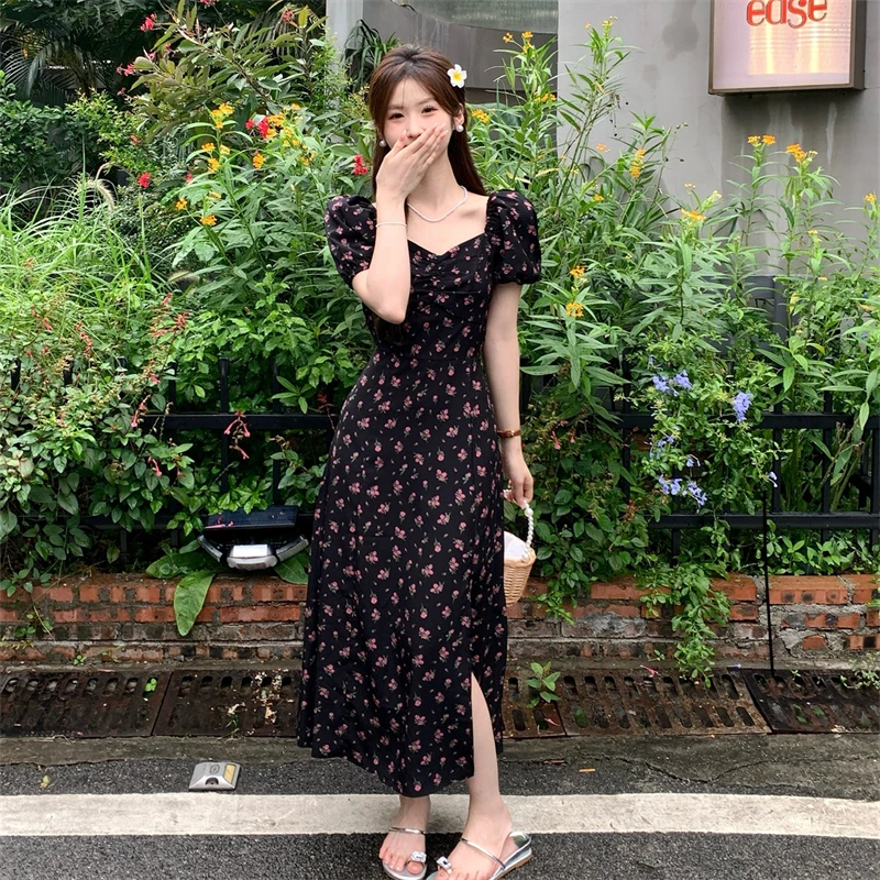 法式碎花连衣裙女夏季泡泡袖休闲裙子胖MM遮肚显瘦气质小黑裙