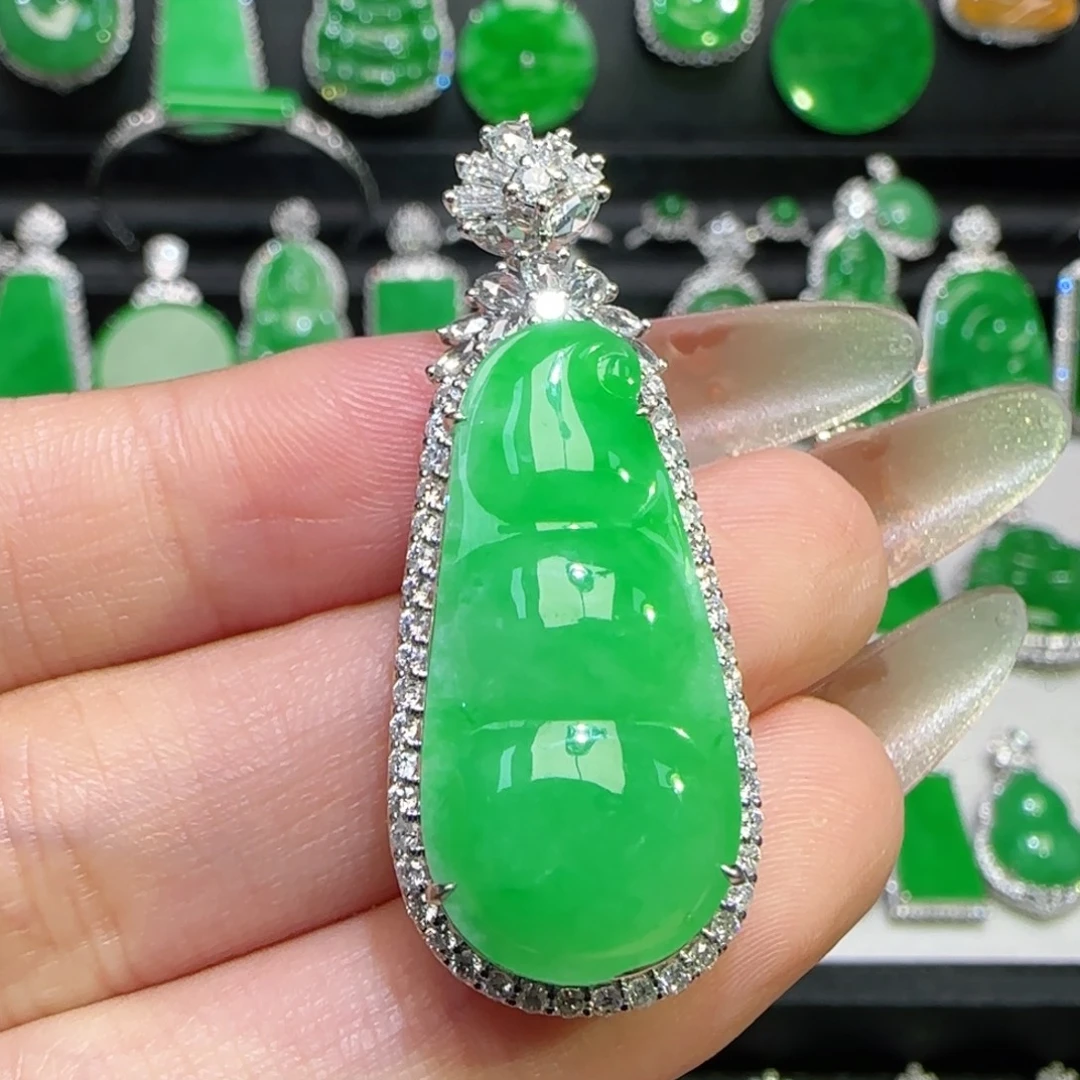 翡翠18K金镶嵌颈饰