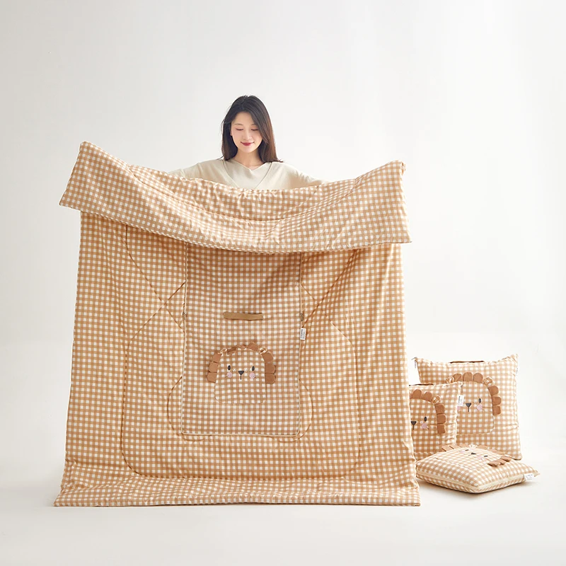 秋款被子【亲肤棉手提款】无印风格子抱枕被两用车载柔软亲肤可机洗