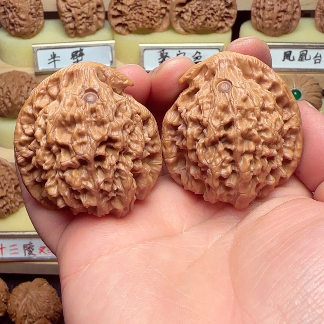 文玩核桃吊坠座山雕42