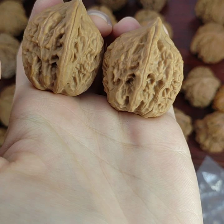 文玩核桃把件鸡心核桃
