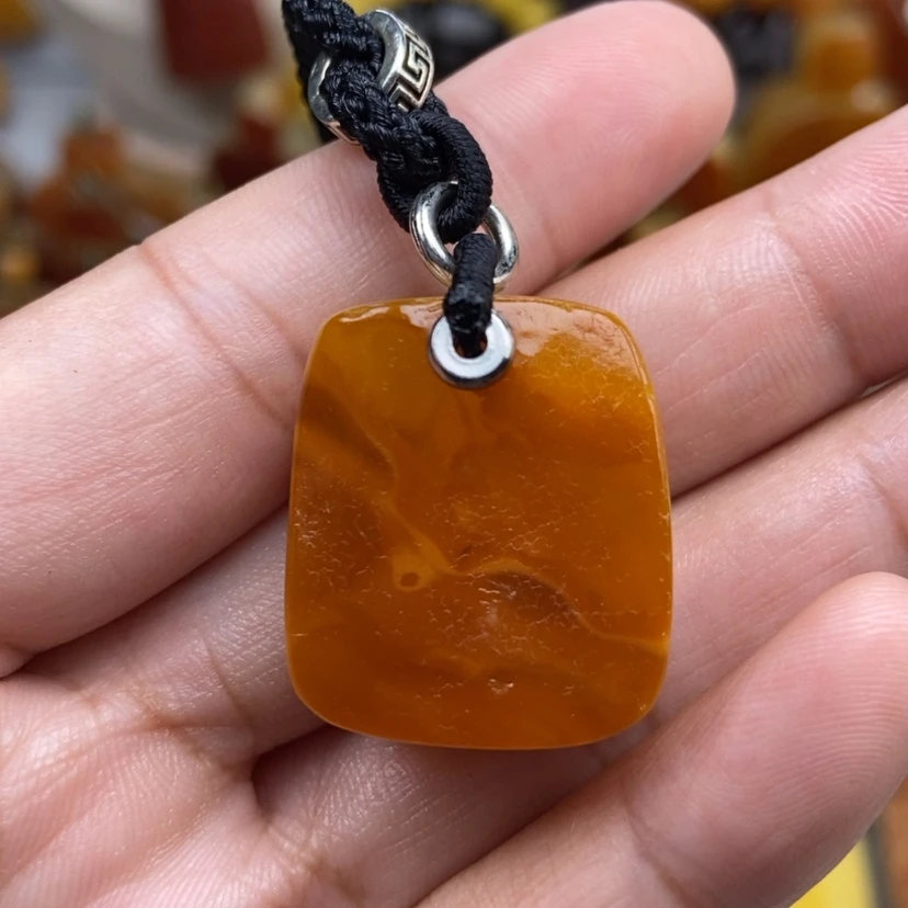 【闪购商品】琥珀颈饰未镶嵌