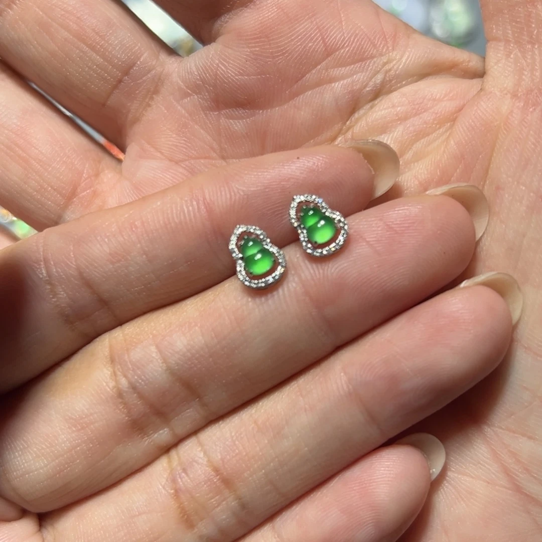 翡翠18K金镶嵌颈饰耳饰