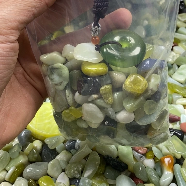 蛇纹石玉鱼缸石未镶嵌