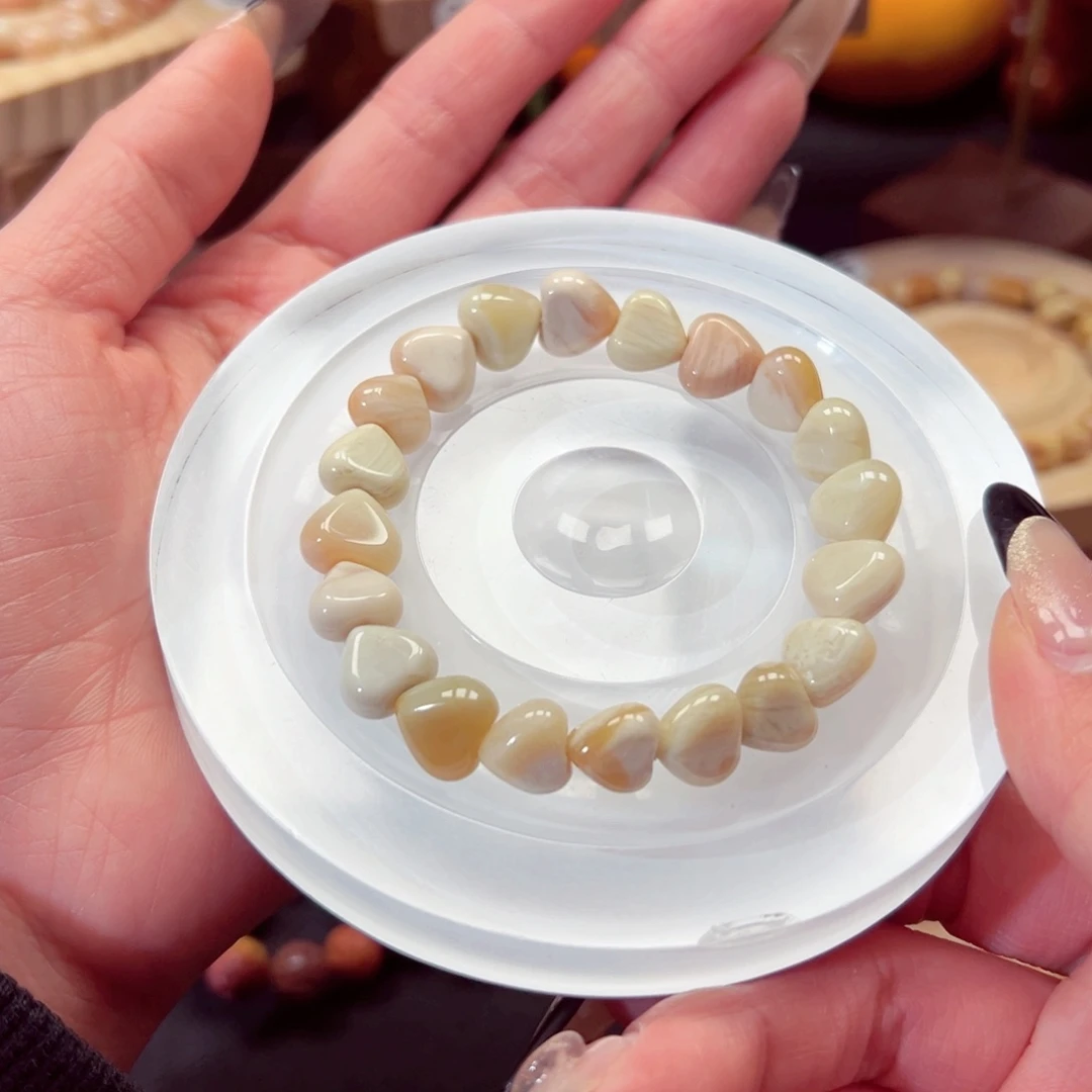 石英质玉手链未镶嵌远****?67