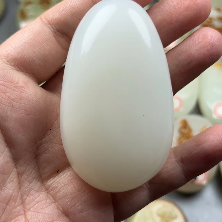 老***单石材方解石手把件原石