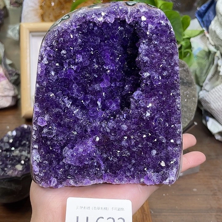 未镶嵌水晶大型摆件（非配饰）