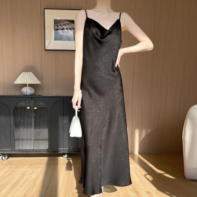 荡领内搭裙子吊带气质性感风修身中长款连衣裙半开领亮片复古长裙