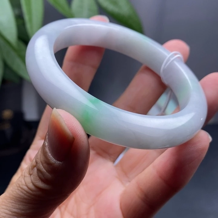 定制翡翠翡翠手镯未镶嵌T****?翡翠手镯