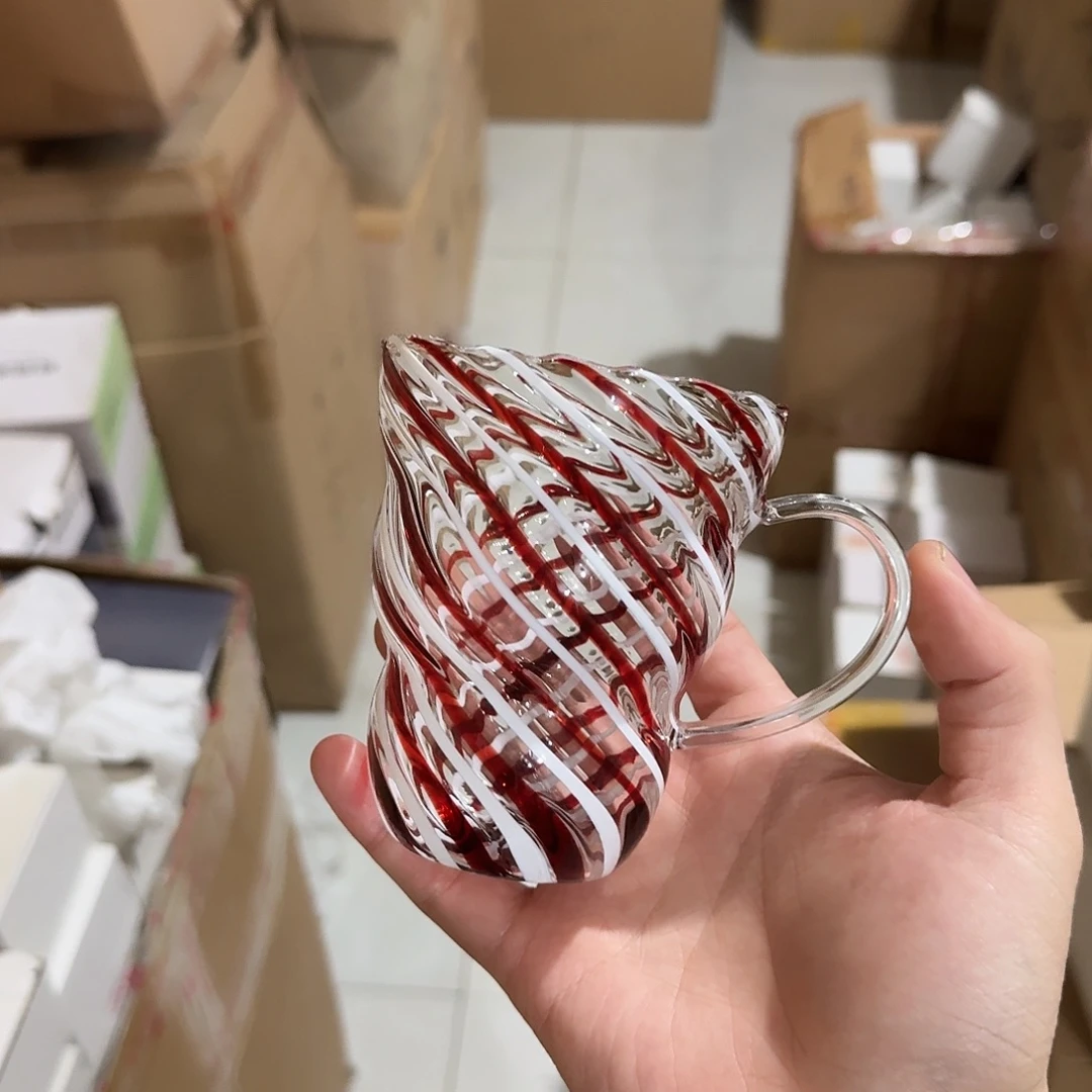 红条纹杯     （每只都不同）