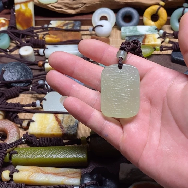 蛇纹石玉挂件未镶嵌贰**烧