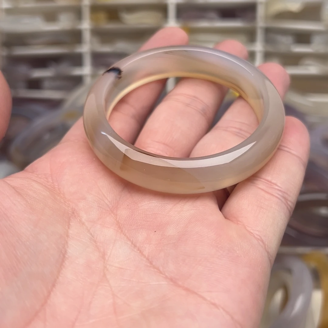 玛瑙/玉髓未镶嵌手镯53.3圈口出单号运费10不退