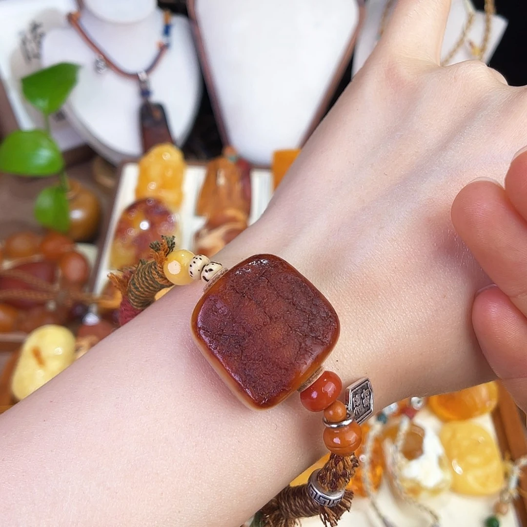 未镶嵌琥珀珠宝奇石，