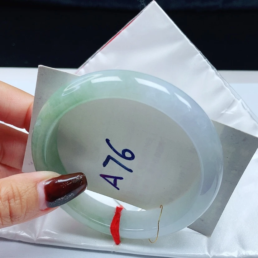 【闪购商品】翡翠手镯未镶嵌 正圈61+