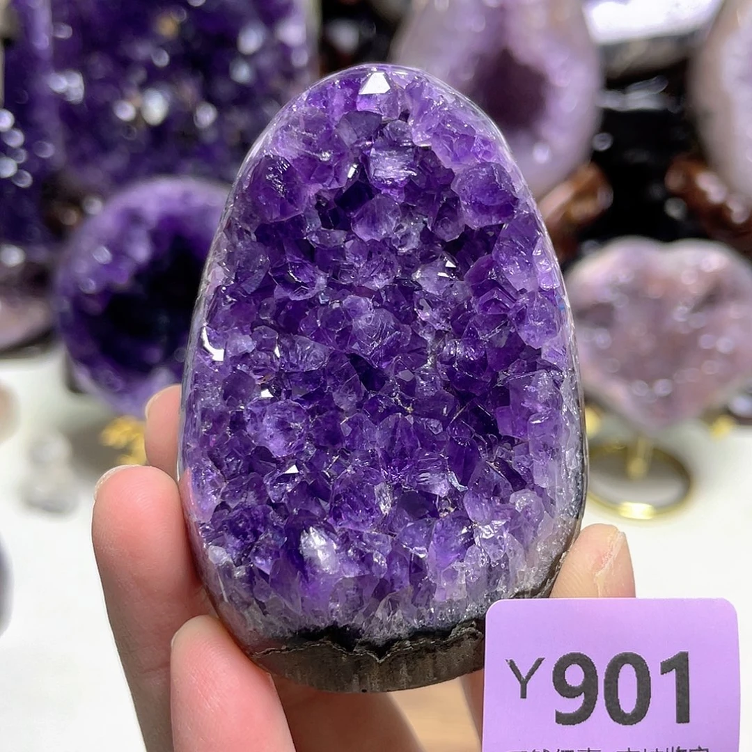 未镶嵌紫晶摆件带窝窝晶震
