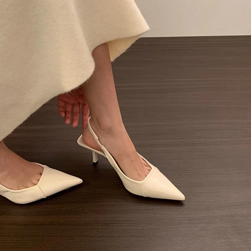 韩版尖头黑色高跟鞋女法式包头凉鞋女款早春外穿白色高跟凉拖鞋