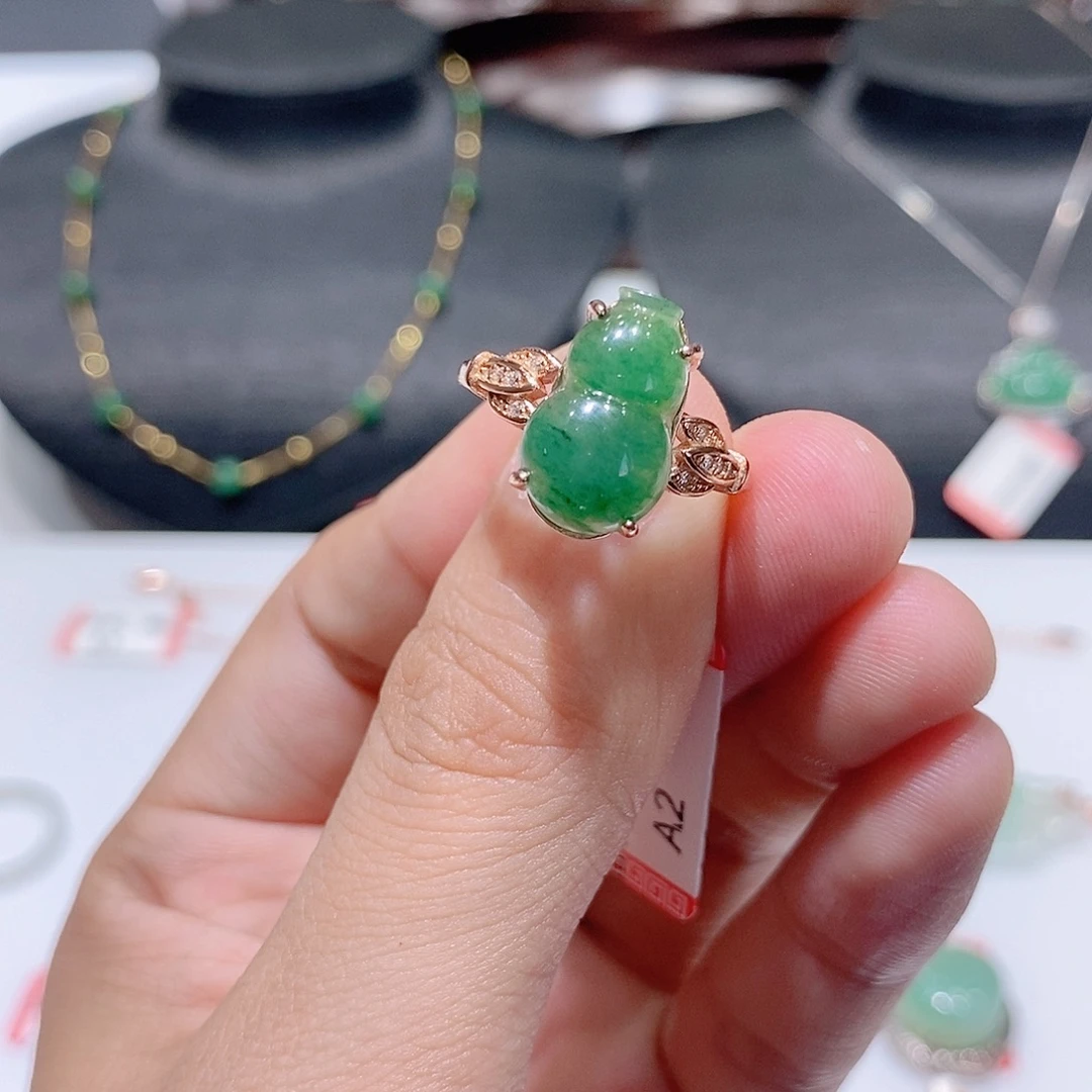 银S925镶嵌独山玉挂件