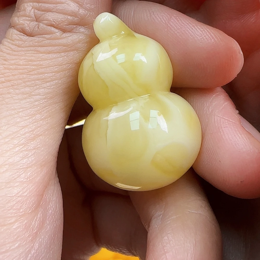 蜜蜡未镶嵌珠宝奇石