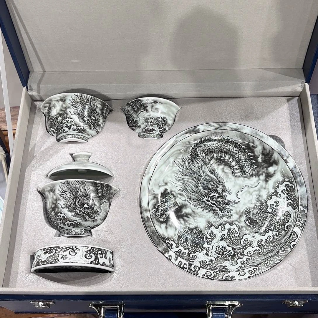 瓷片景德镇瓷器精品陈列