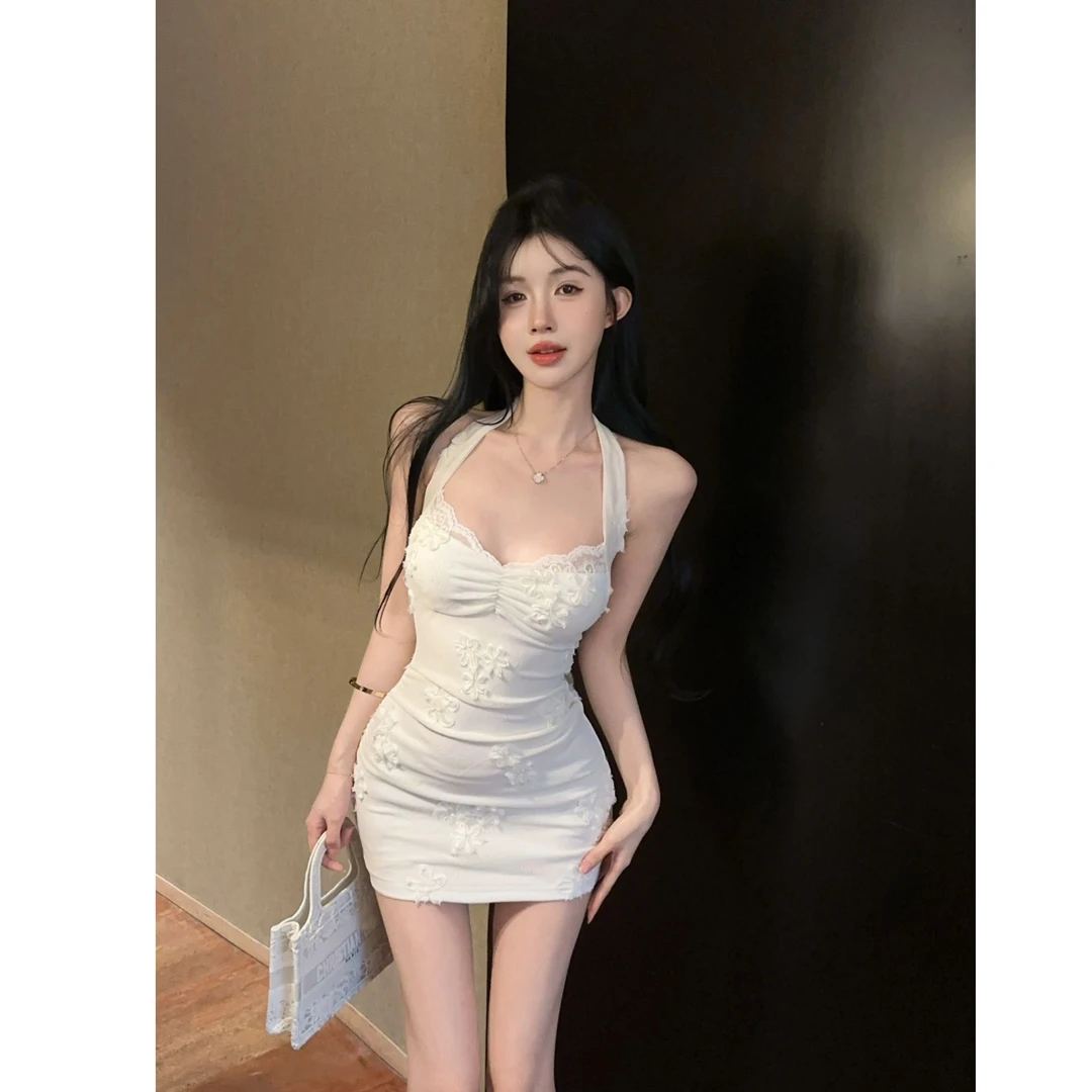 法式纯欲风蕾丝露背蝴蝶结挂脖连衣裙女夏季收腰修身显瘦包臀短裙