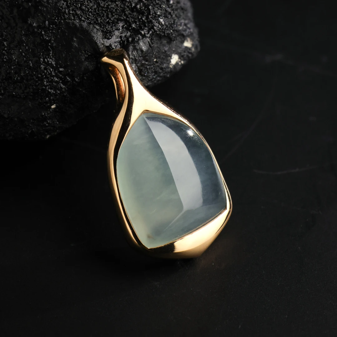 王朝阳翠语《水利万物》高冰种蓝晴镶嵌吊坠 轻奢极简天然A货翡翠