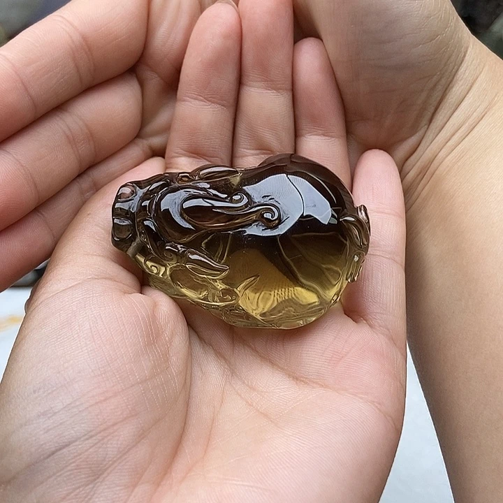 阿***林未镶嵌水晶大型摆件(非配饰)