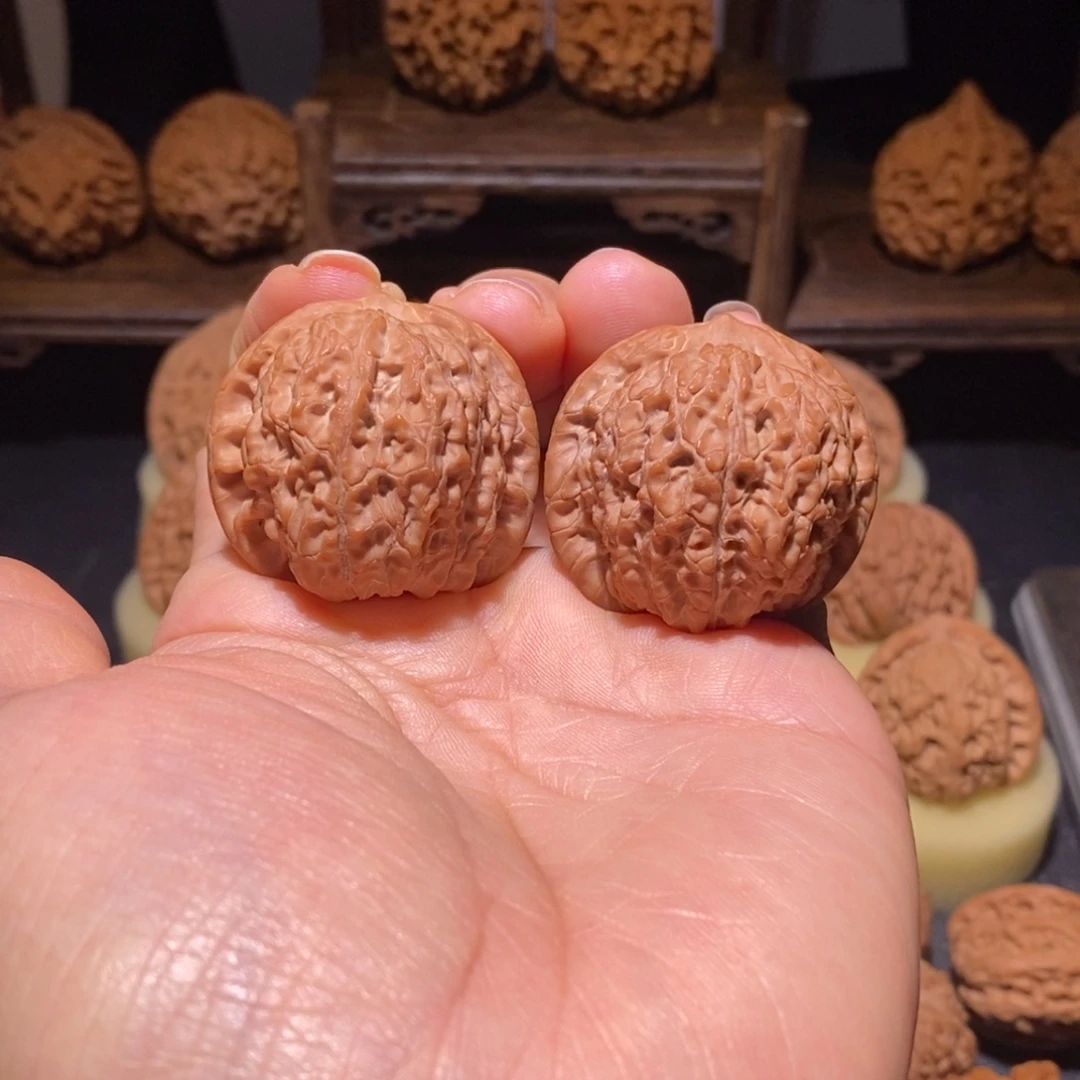 文玩核桃吊坠血麒麟37