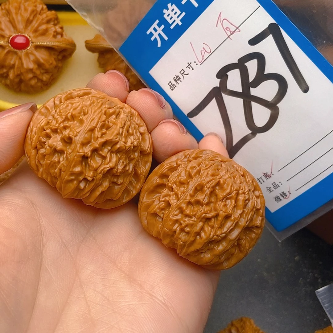 桃核吊坠核桃白狮子