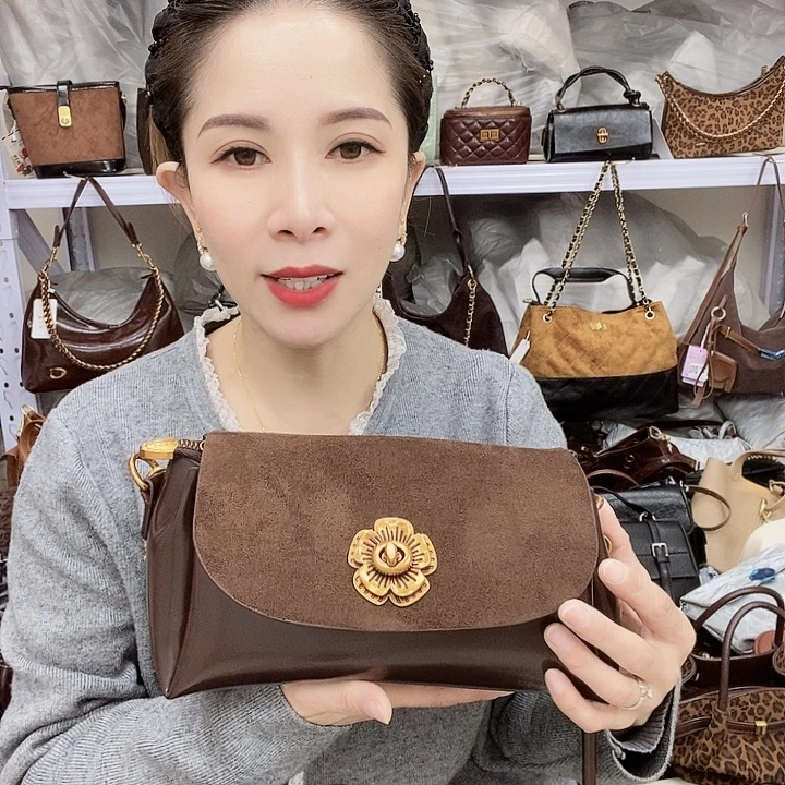 蚕丝小牛剖层皮革PU7526