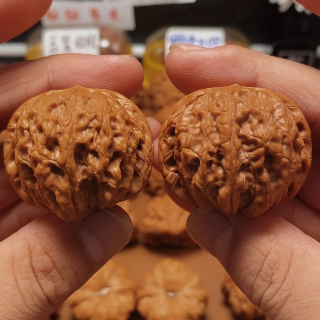 文玩核桃把件42尺 血麒麟 8
