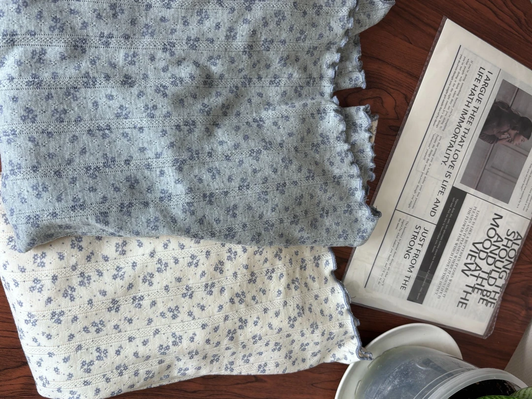 2025春季新款满色小花ins夏季百搭打底衫短款小碎花春夏蕾丝网红