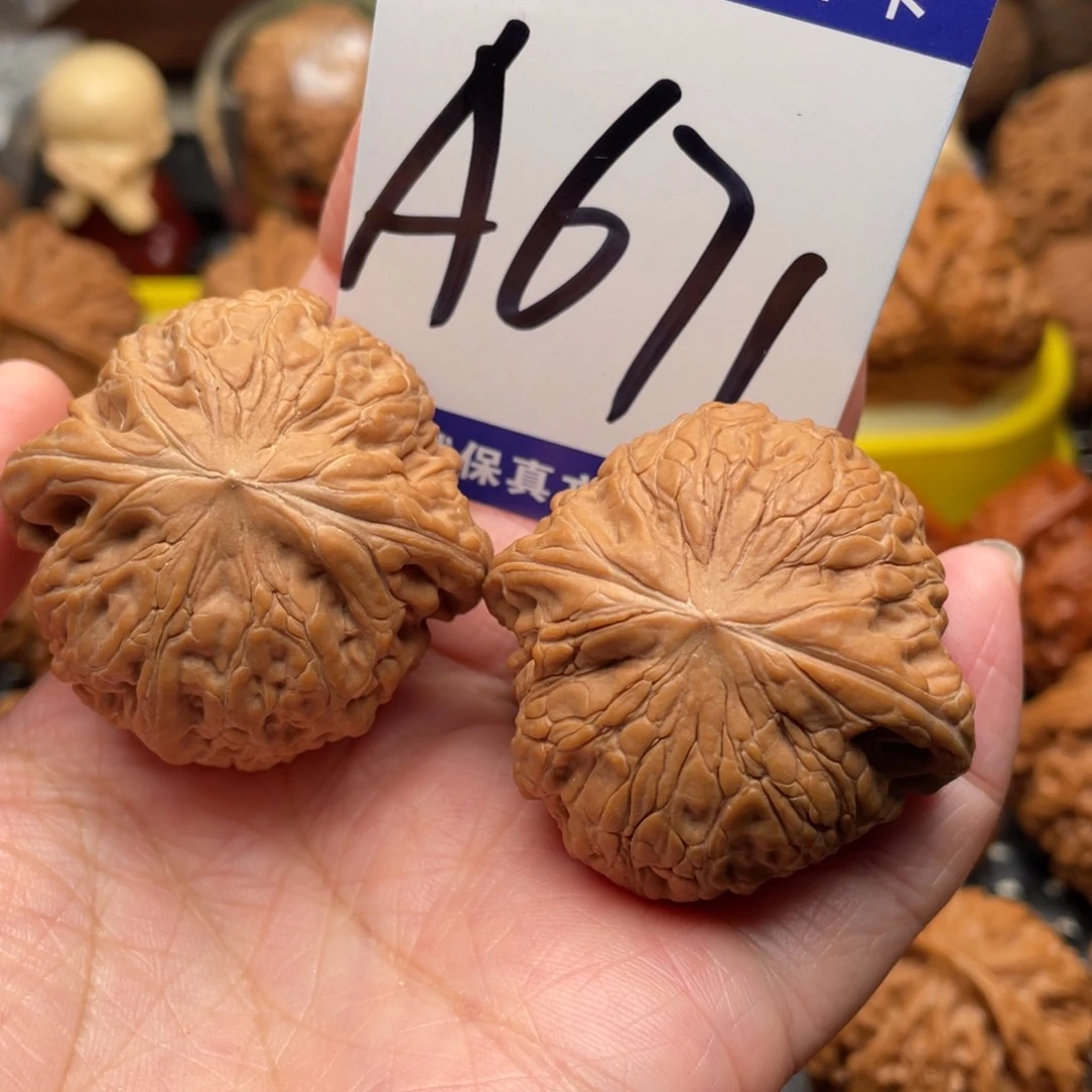 哎***呀把件桃核铁锤妹妹40