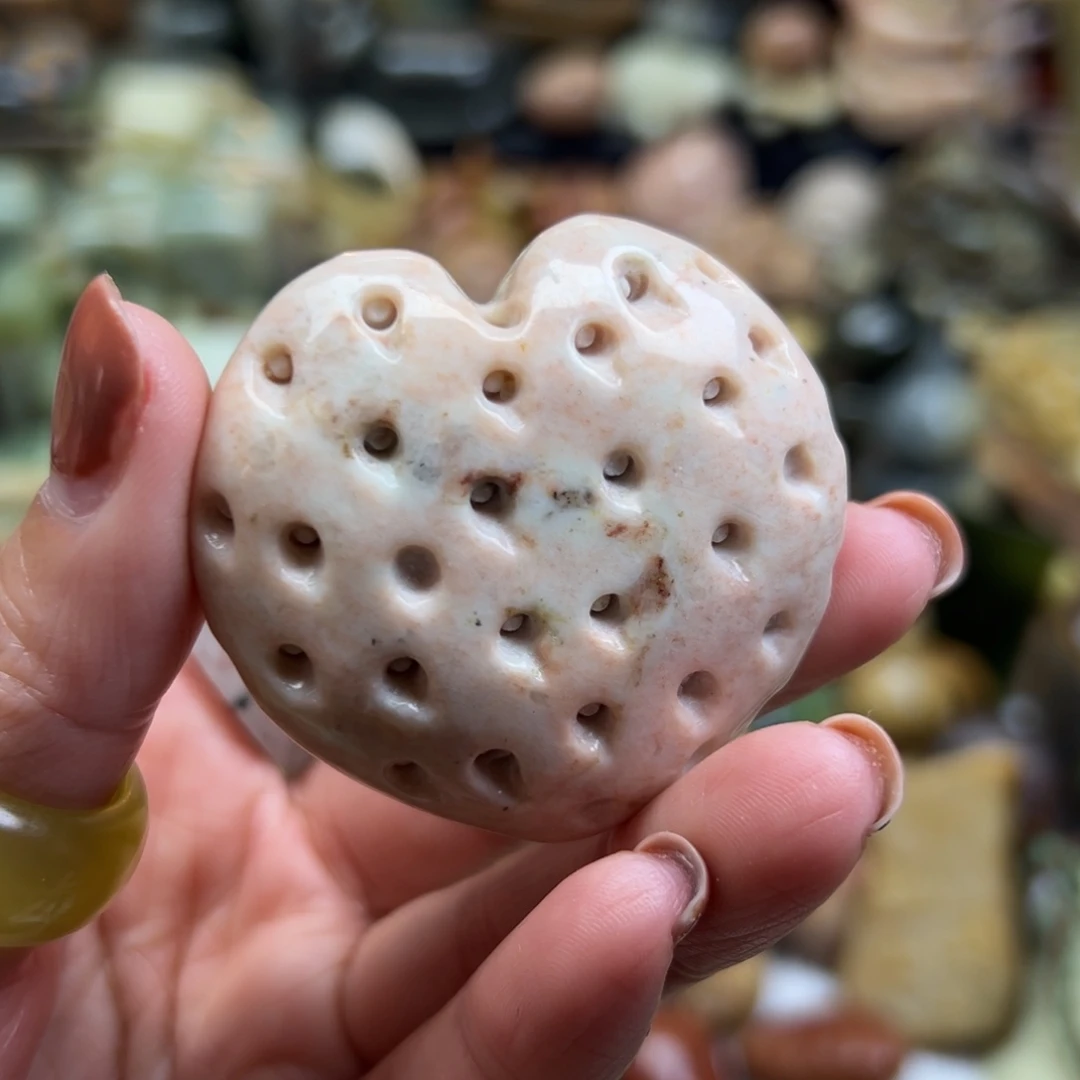 岫玉未镶嵌颈饰辽阳粉草莓