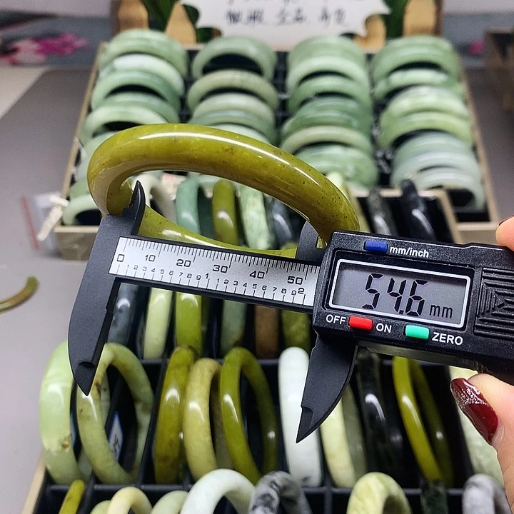 未镶嵌蛇纹石玉手镯124