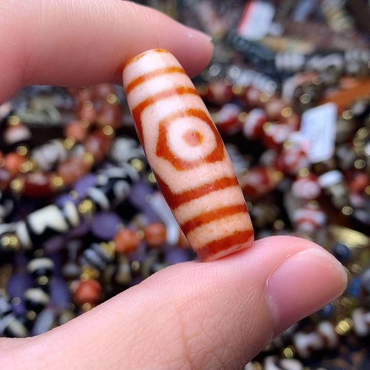 未镶嵌发一个玛瑙/玉髓