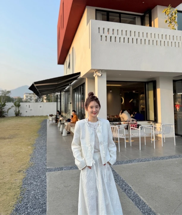 Tsuen荃壹 “仲夏夜”重工镂空小白花刺绣半裙