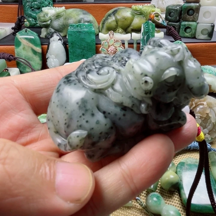独山玉未镶嵌珠宝半成品