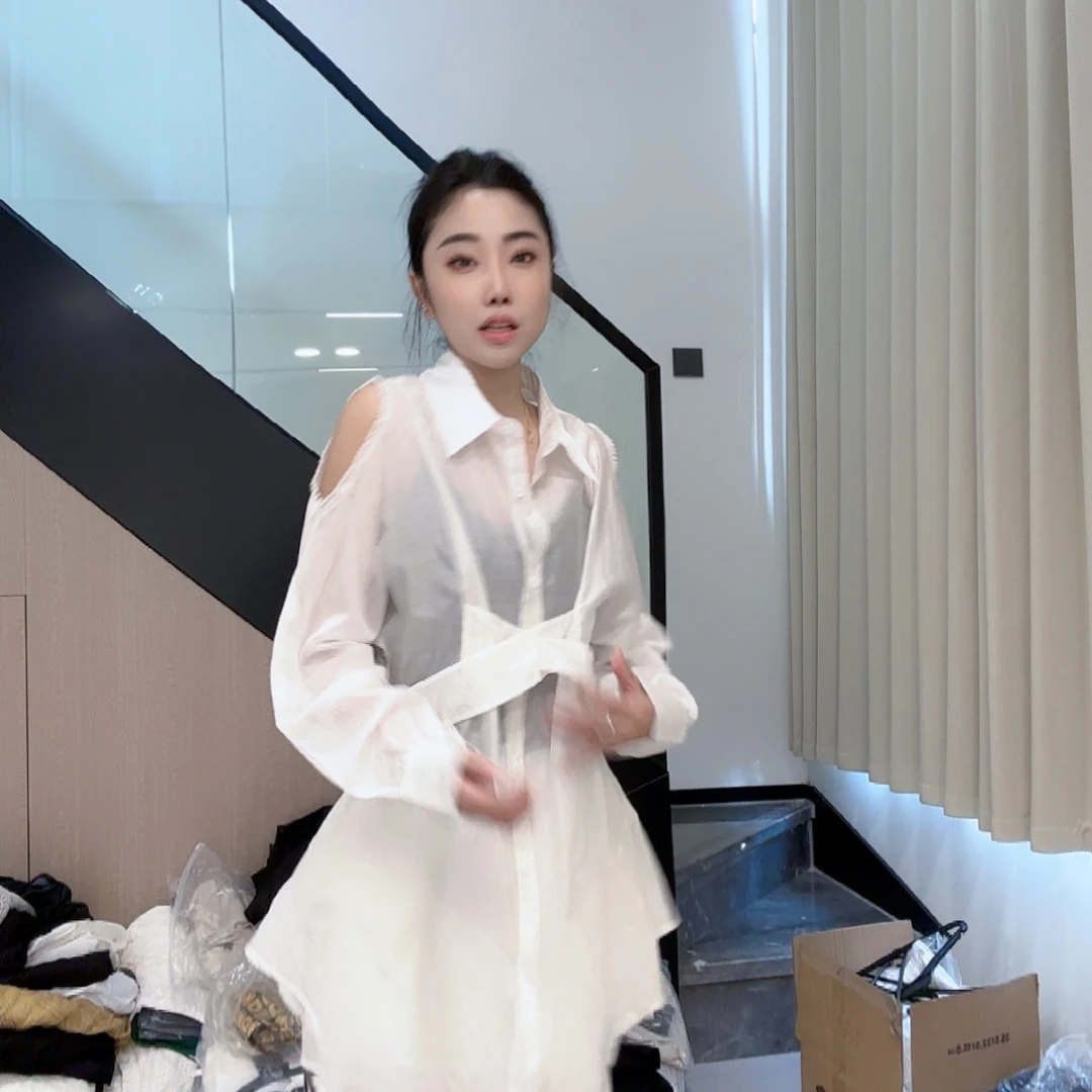 白色套装125斤天丝套装