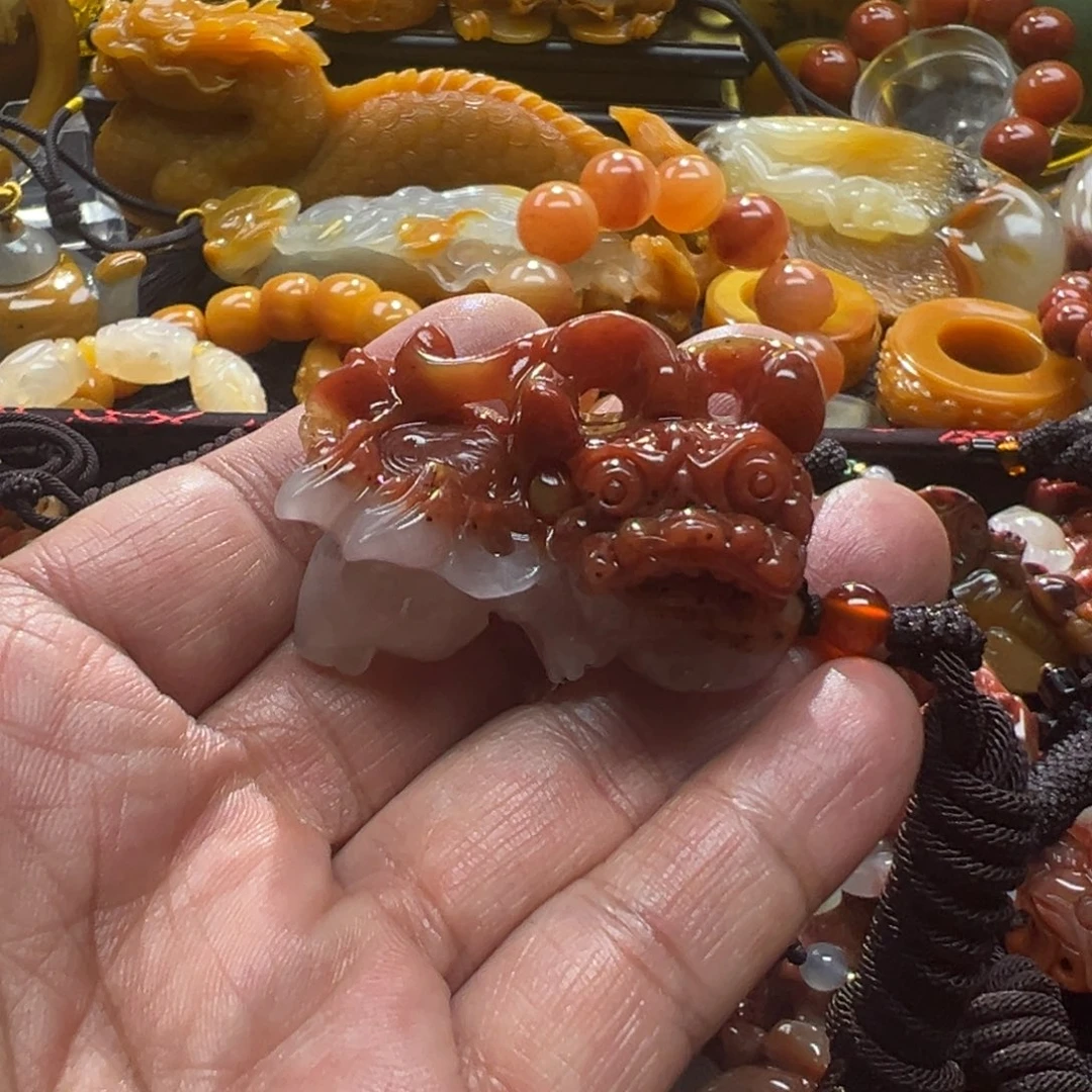 石英质玉未镶嵌颈饰
