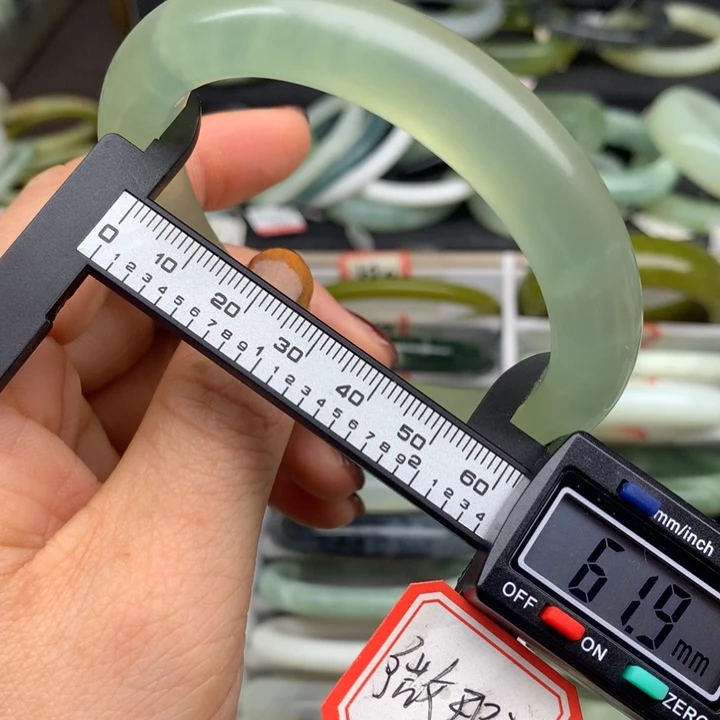 蛇纹石玉未镶嵌手镯1002