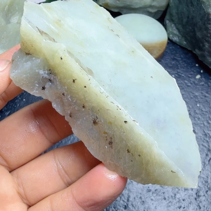 和田玉（糖玉）未镶嵌珠宝奇石