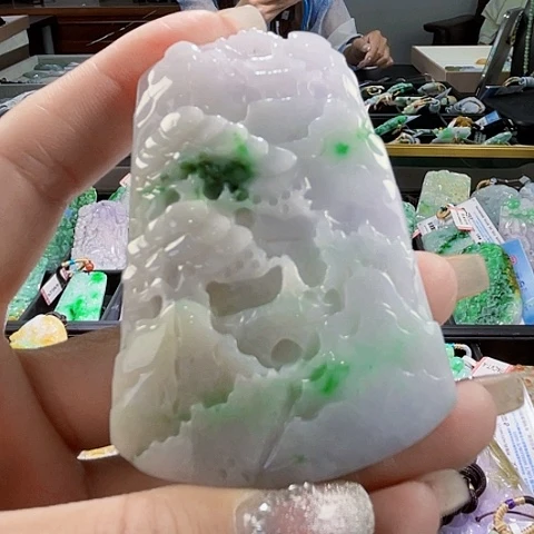 颈饰未镶嵌翡翠一个