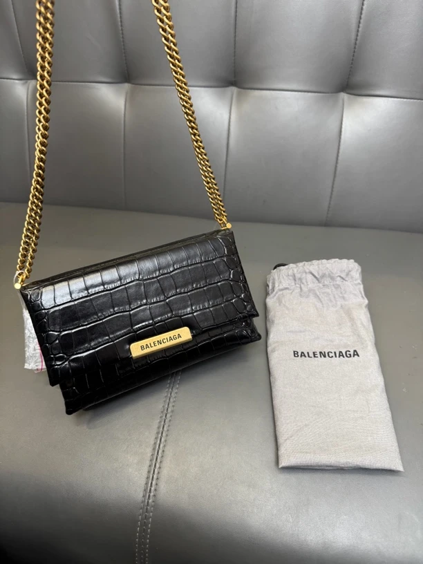 全新未使用 Balenciaga/巴黎世家 巴黎世家新款黑金压纹链条包