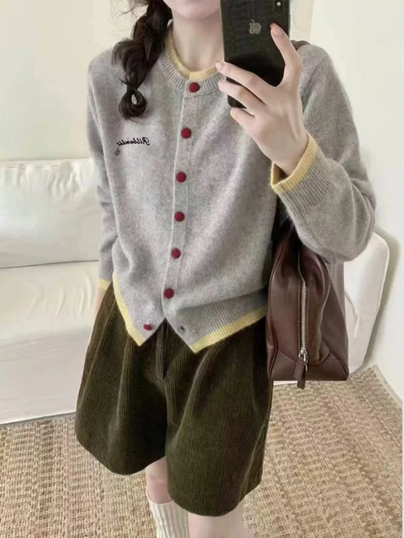 韩版高级灰拼接圆领针织开衫女早春新款撞色氛围感刺绣毛衣外套