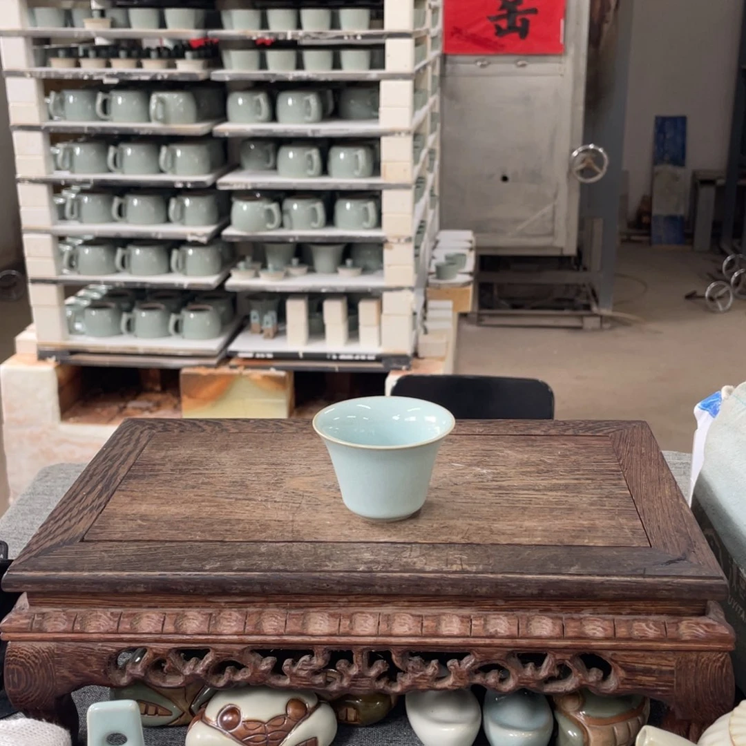 瓷片天青釉小小马蹄杯